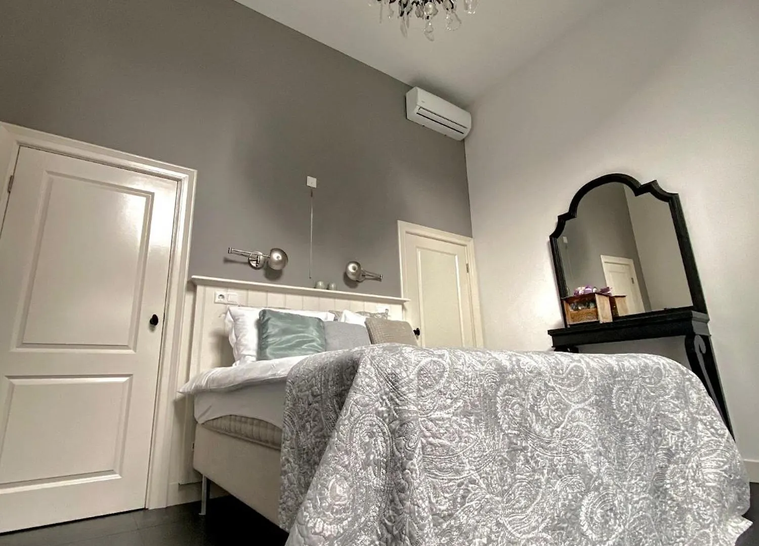 Bed & Breakfast Diemerbrug 0*, Diemen